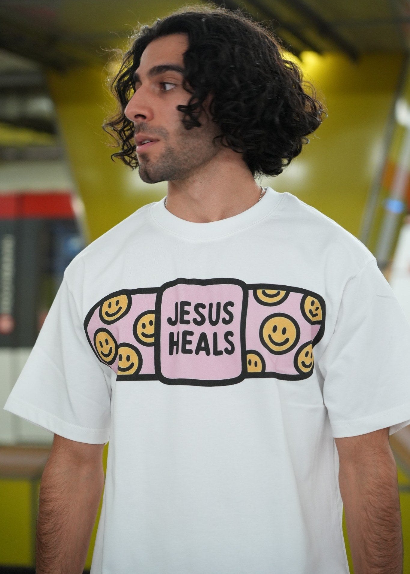 JESUS HEALS Shirt Weiß